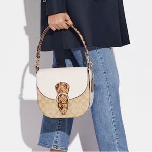 🧡🔥Wonderful chic Kleo Shoulder Bag 23 Blocked Signa Canvas NWT purse crossbody